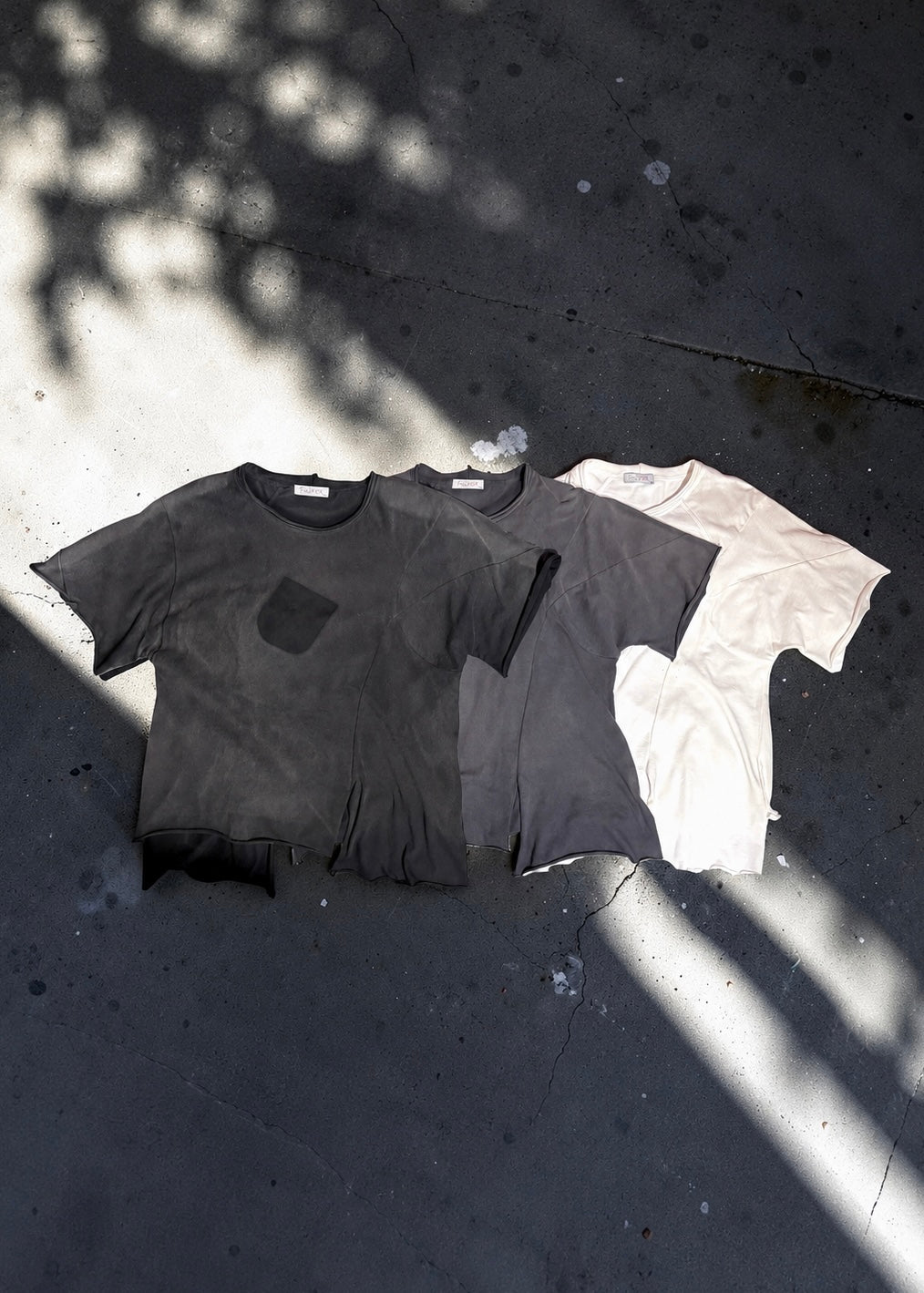 Aged Effect Offset Short-Sleeve Tee [WH]