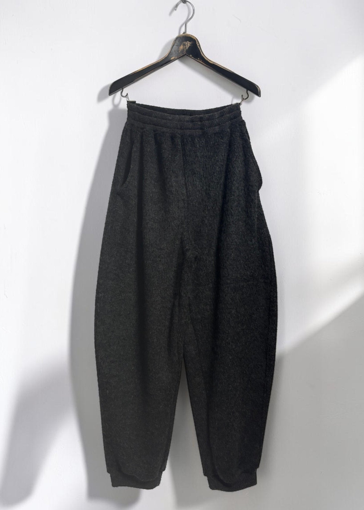 Motion Relaxed Shaggy Pants [BK]