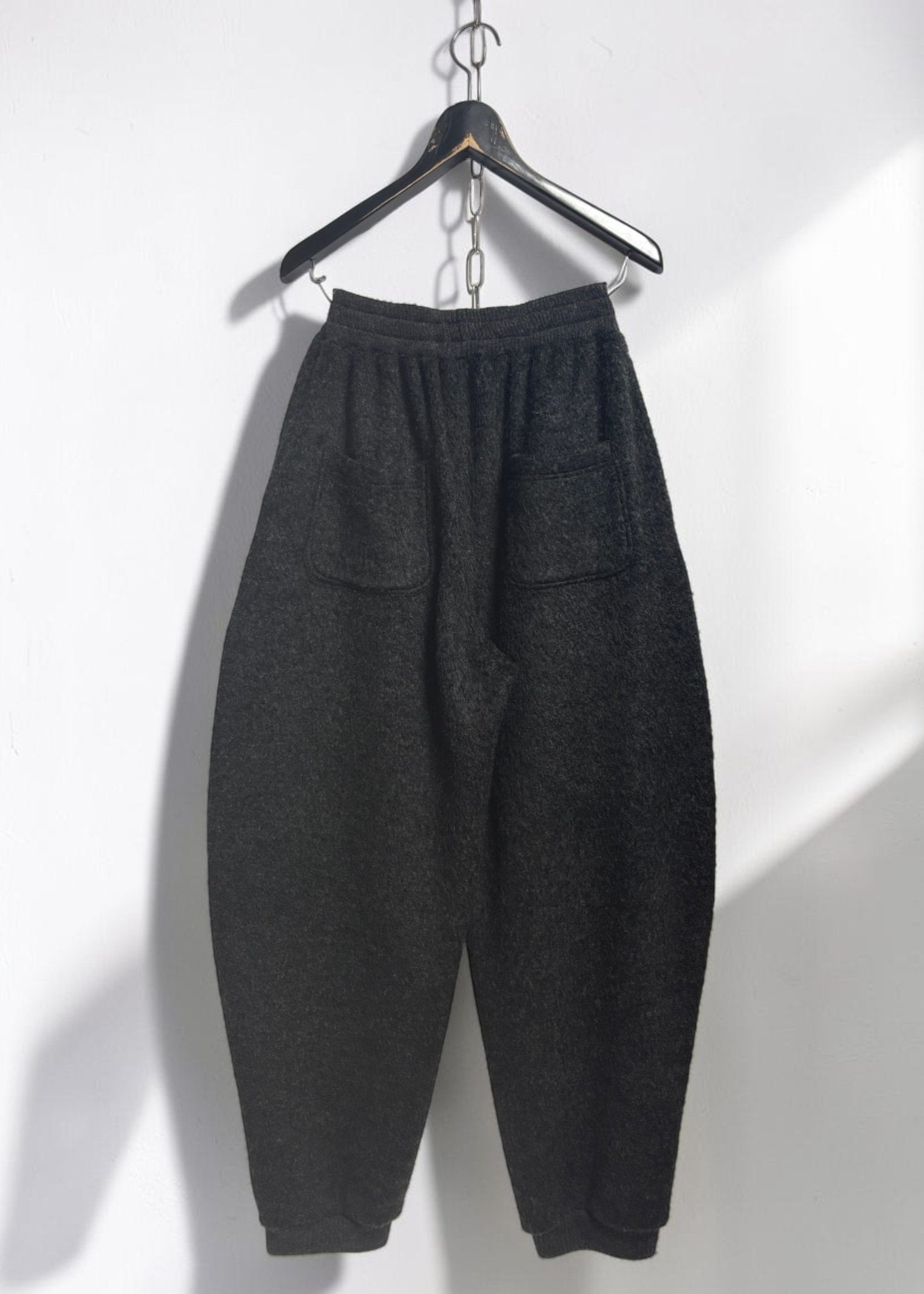 Motion Relaxed Shaggy Pants [BK]