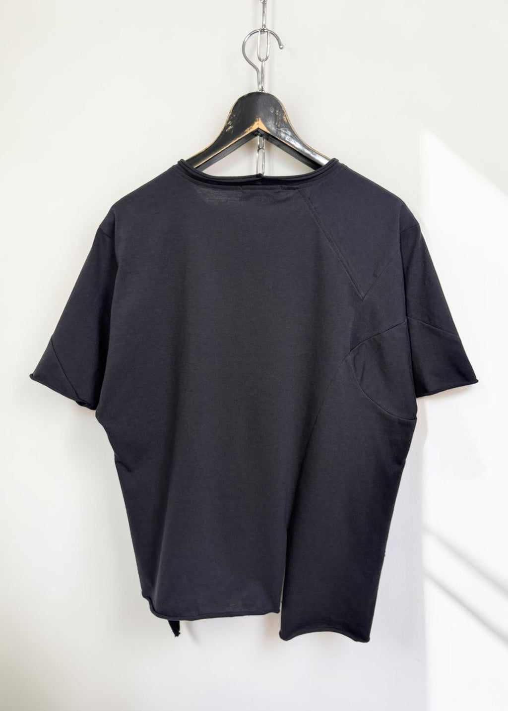 Offset Short-Sleeve Tee [NV]