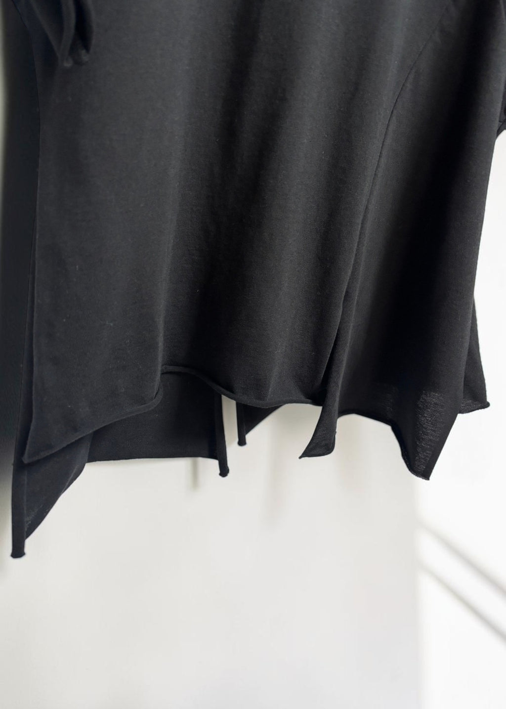 Offset Short-Sleeve Tee [BK]