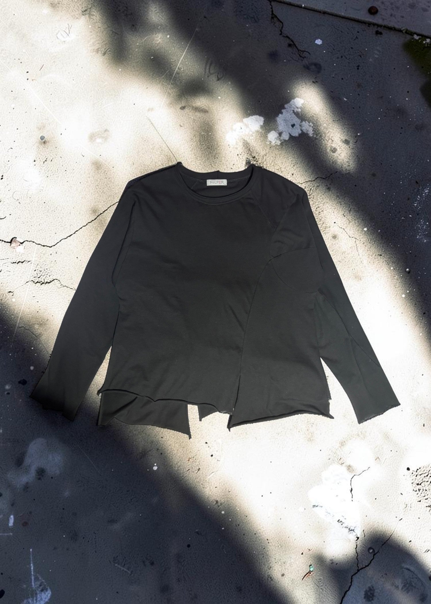 Offset Long-Sleeve Tee [BK]