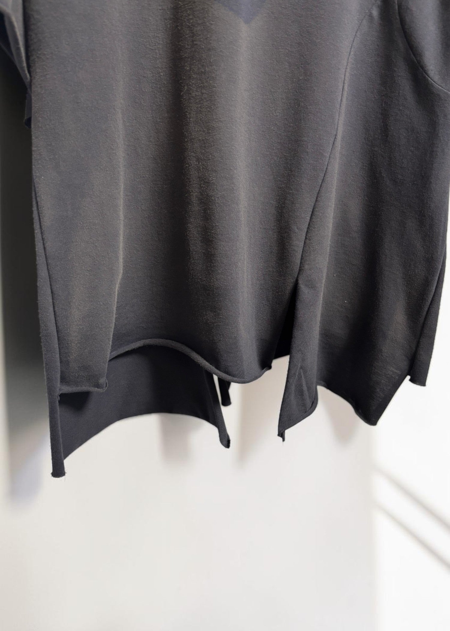 Sun-Faded Effect Offset Short-Sleeve Tee [NV]