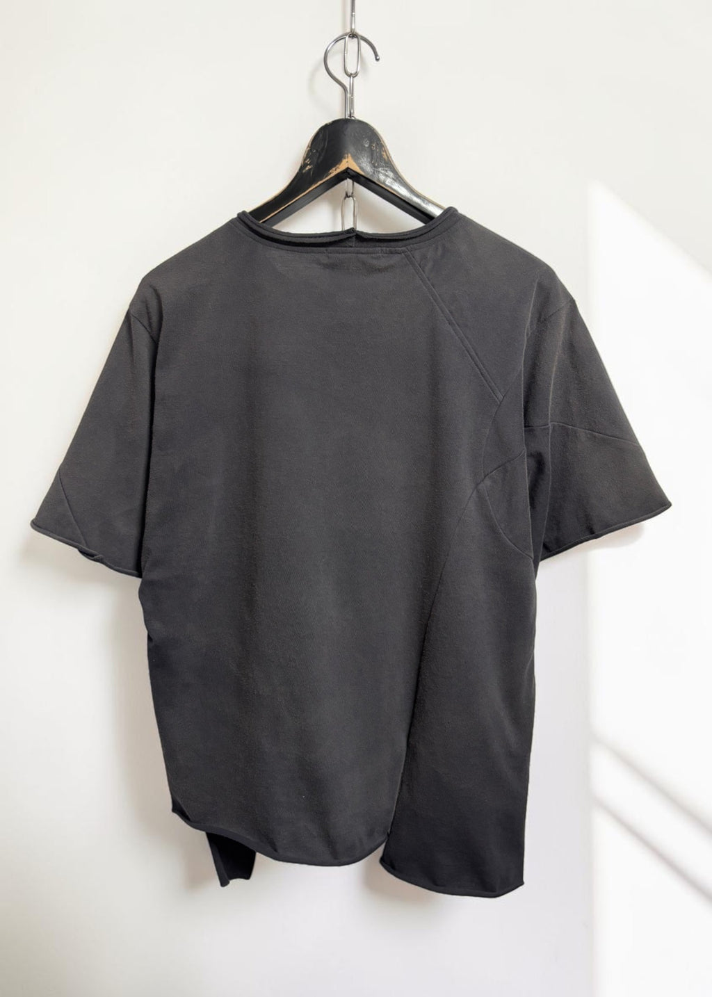 Sun-Faded Effect Offset Short-Sleeve Tee [NV]