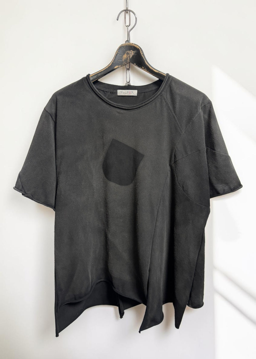 Sun-Faded Effect Offset Short-Sleeve Tee [BK]
