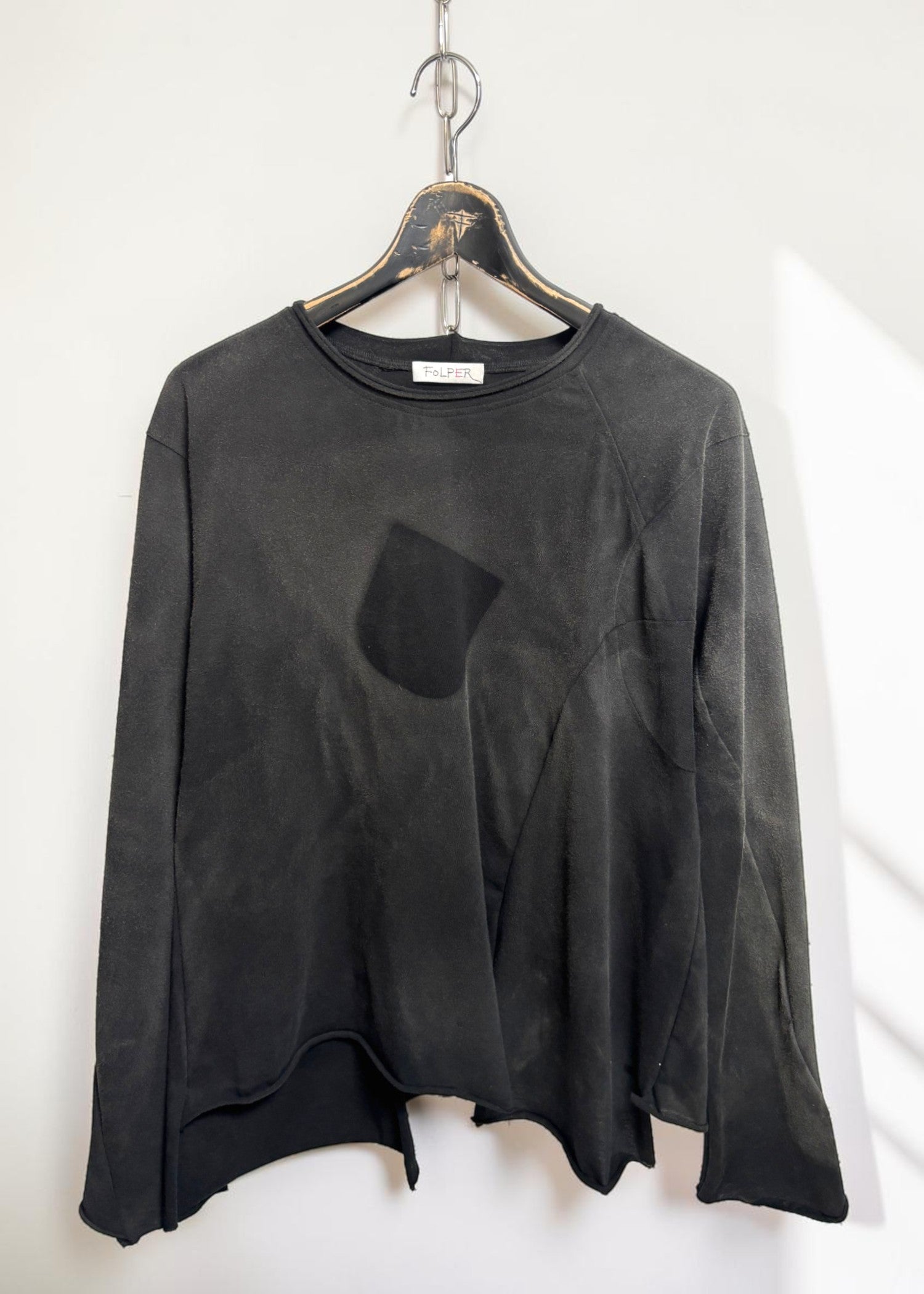 Sun-Faded Effect Offset Long-Sleeve Tee [BK]
